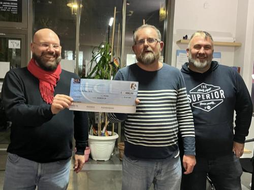 Remise du chèque aux GRN